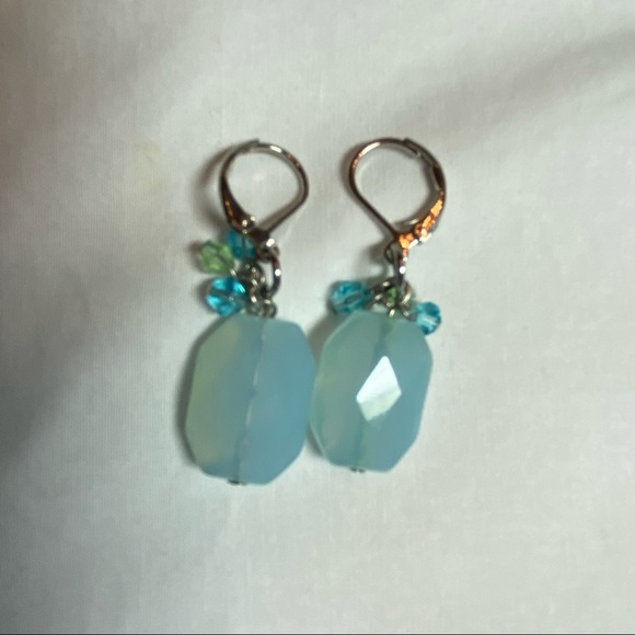 Blue stones, blue & green crystals, silver tone findings. - Picture 1 of 2